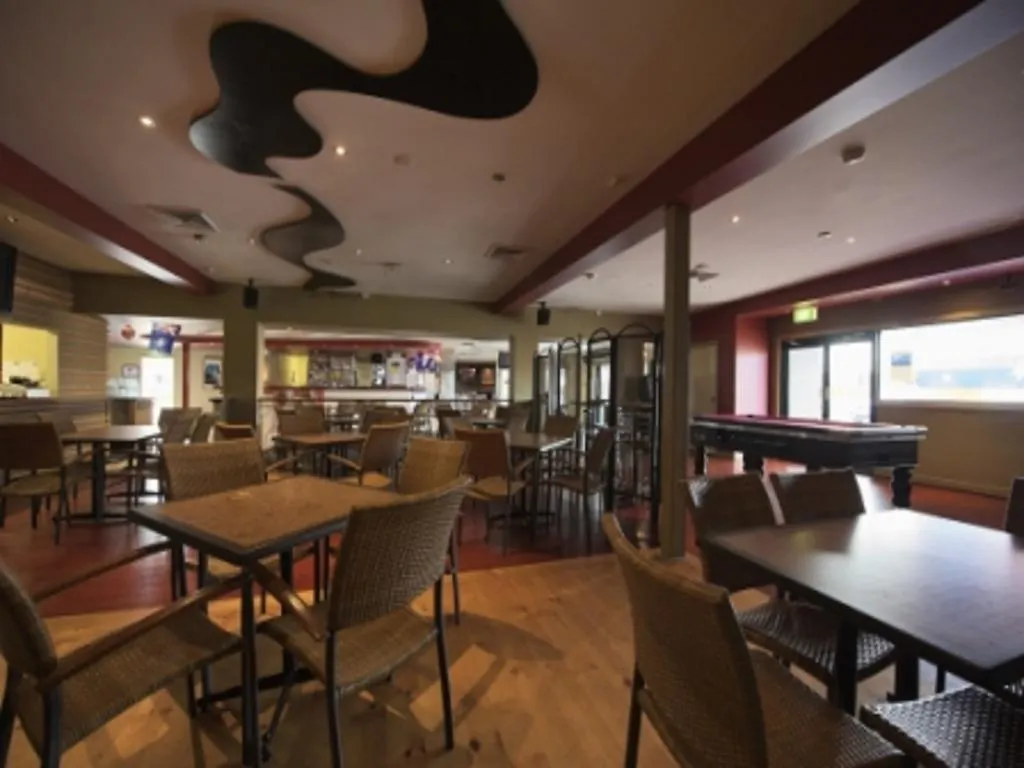 *** Motel Hotel Mackay Australia